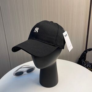 MLB NY Classic Black Embroidered Baseball Cap